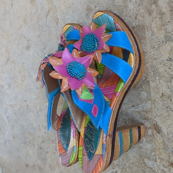 Shoes - Picture 2 of 4